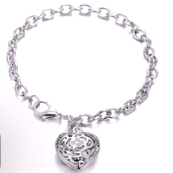 Swarovski element silver heart bracelet. - Picture 1 of 4